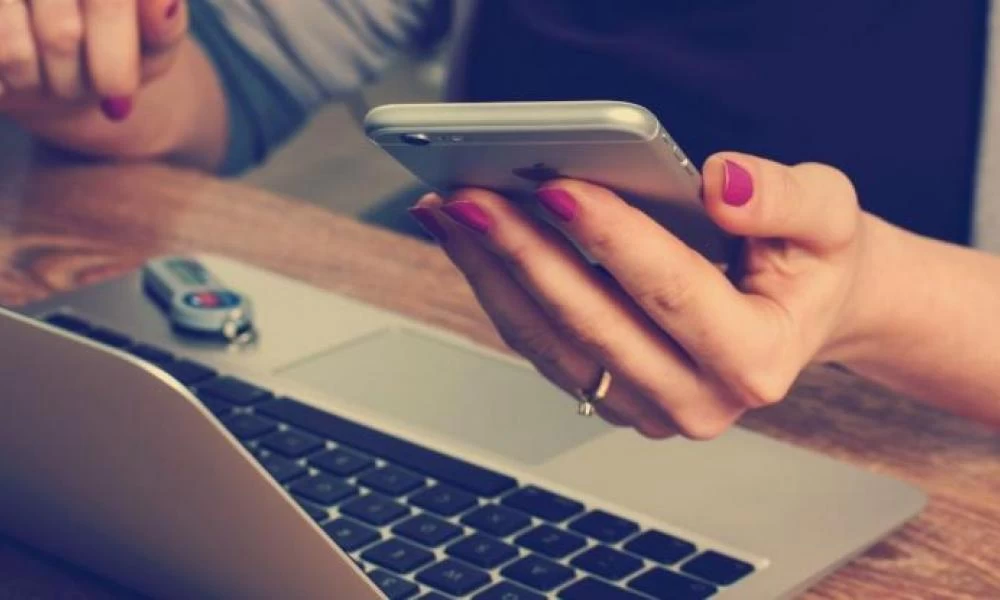 Περνάς ώρες στα social media; Δες από τι κινδυνεύεις